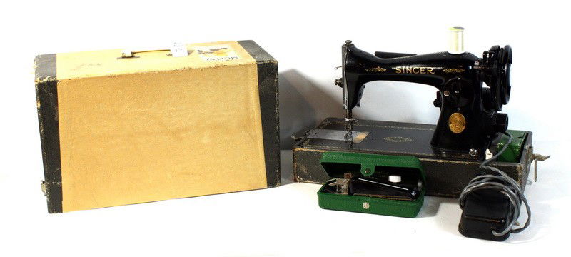 Singer sewing machine: ,"Portable Singer Sewing Machine Cat No. 8 with Footpedal and Button Holer 18"" x 12"""