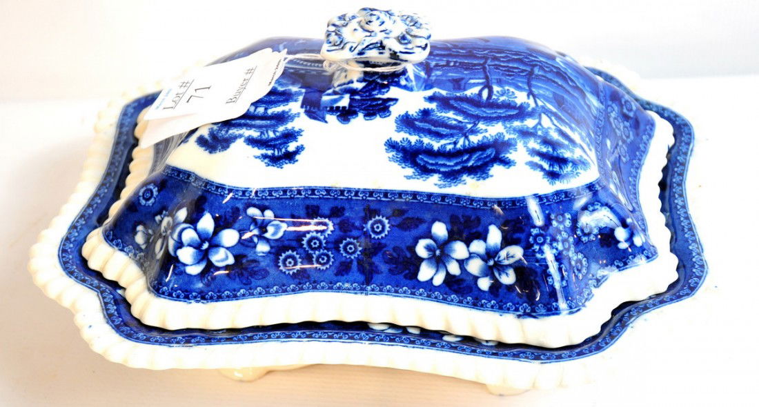 Spode covered vegetable bowl: Spode covered vegetable bowl