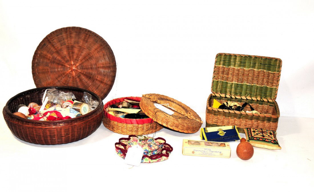 Lot of 3 sewing baskets: Lot of 3 sewing baskets