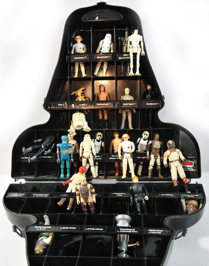 Darth Vader case with 25 Star Wars figures: Darth Vader case with 25 Star Wars figures