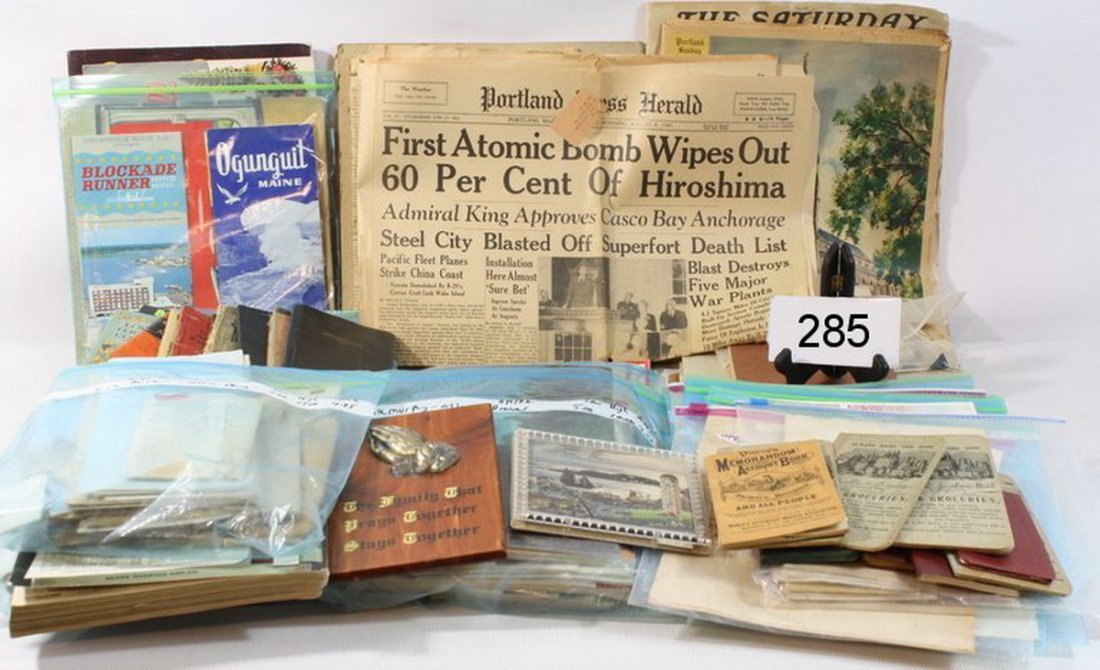 Paper lot with sheet music: Paper lot with sheet music