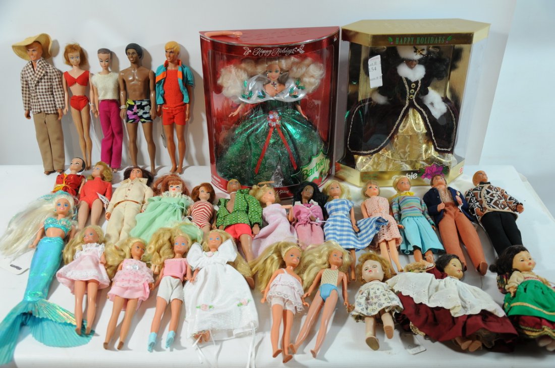Collection of over 20 Vintage Barbie Dolls includi: Collection of over 20 Vintage Barbie Dolls including two in packaging, some loose dolls include dolls from the 1950's/60's and 70's with a few dolls not Barbies