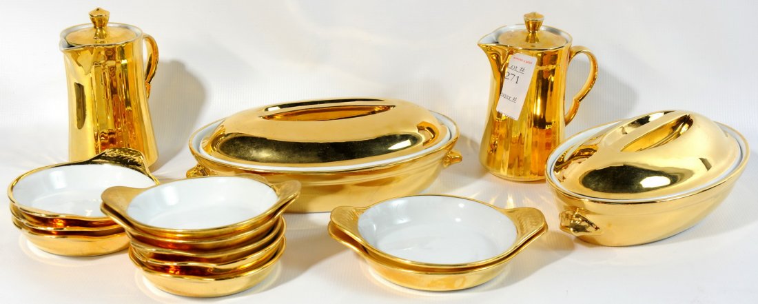 14 pieces of royal Worcester England gold and whit: 14 pieces of royal Worcester England gold and white