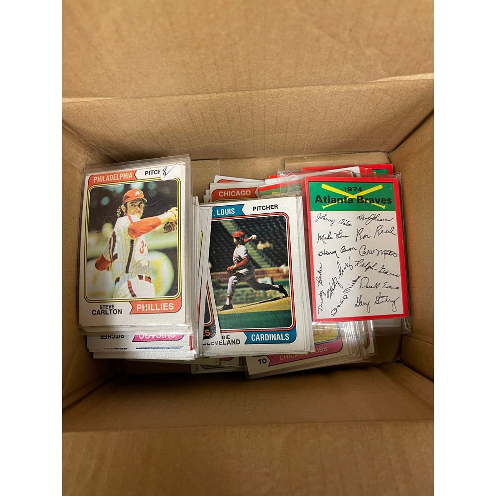 Nearly 200 1974 Topps Baseball Cards Mixed Grade (1 of 2)