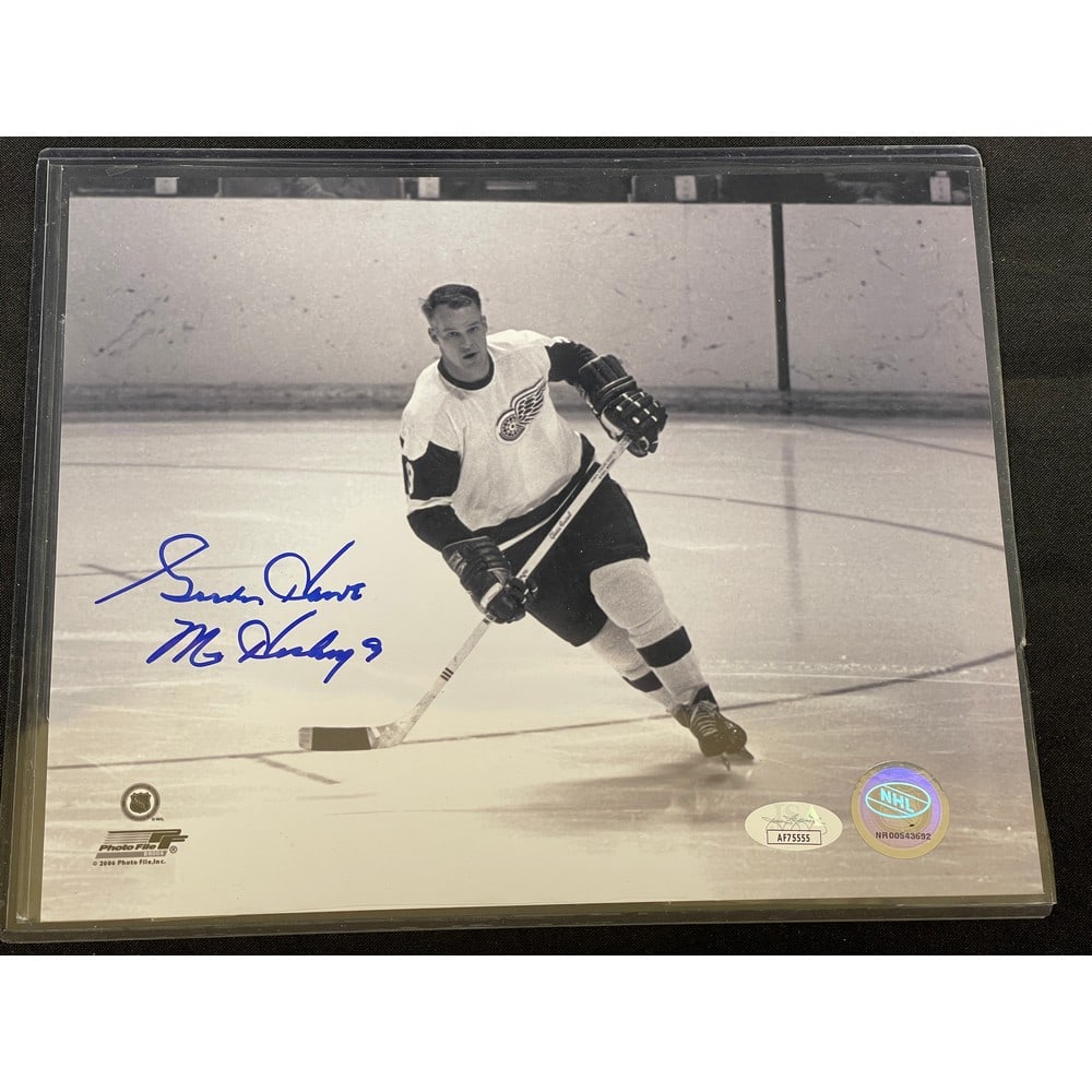 Gordie Howe Mr. Hockey Signed 8x10 Jsa Coa (1 of 2)