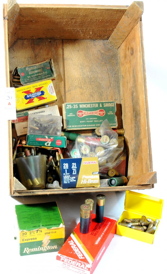 Collection of shotgun shells and old ammo: Collection of shotgun shells and old ammo