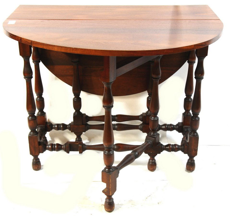 Mahogany Drop Leaf Gateleg Table: Mahogany Drop Leaf Gateleg Table