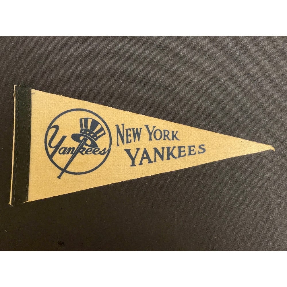1940's Ny Yankees Mini Pennant 9": 1940's Ny Yankees Mini Pennant 9"