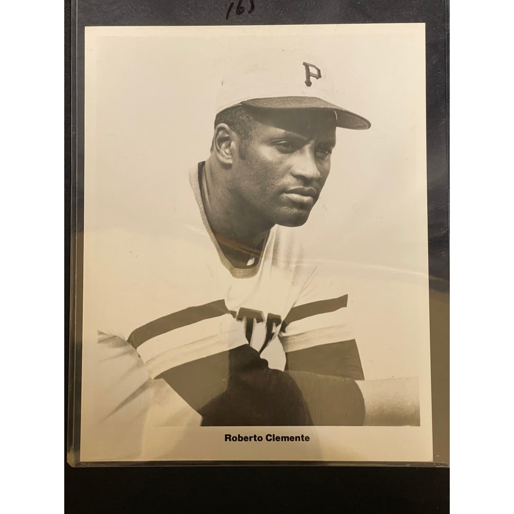 Vintage Roberto Clemente Photo 8x10 (1 of 2)
