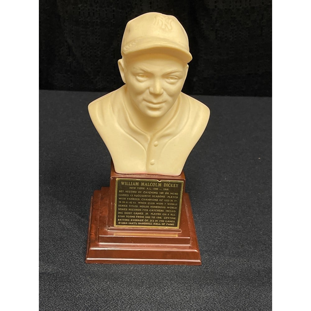 1963 Bill Dickey Hof Bust Ex: 1963 Bill Dickey Hof Bust Ex