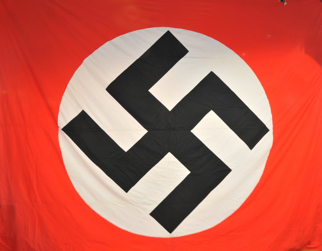 Large Original Nazi Flag in excellent condition, 11'x9': Large Original Nazi Flag in excellent condition, 11'x9'