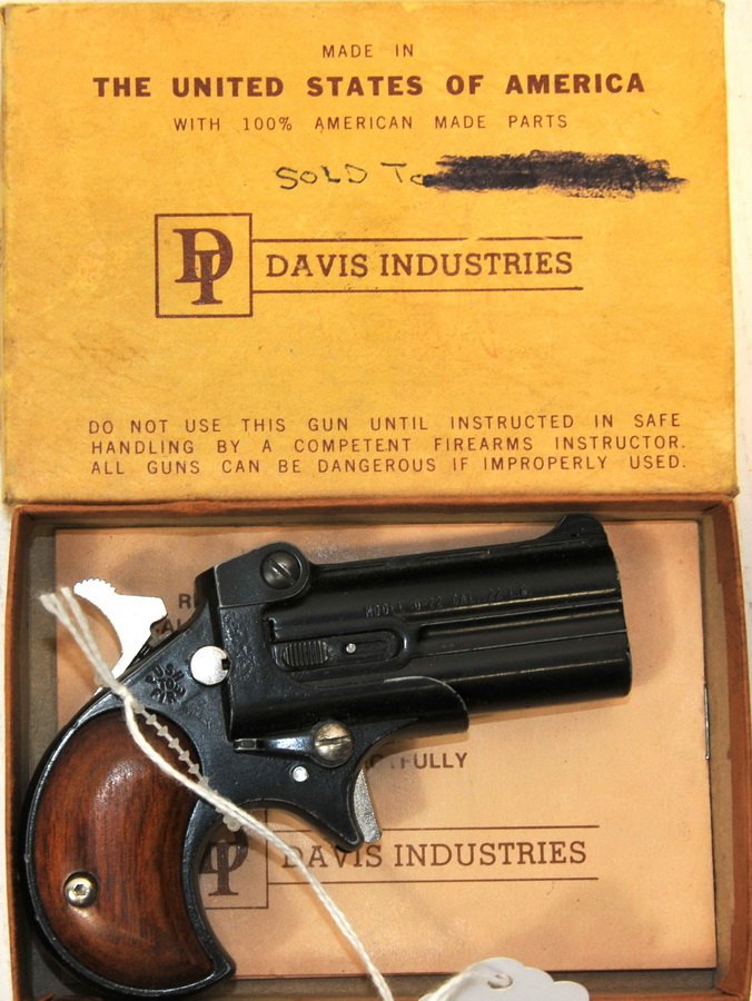 Davis Industries (Derringer)(SC5): Davis Industries (Derringer) model D-22 cal 22 LR. In original box