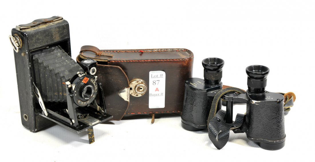 German WWII Collection T4: to include AGFA early black camera in leather case and Zeiss military binoculars 6 x 30.