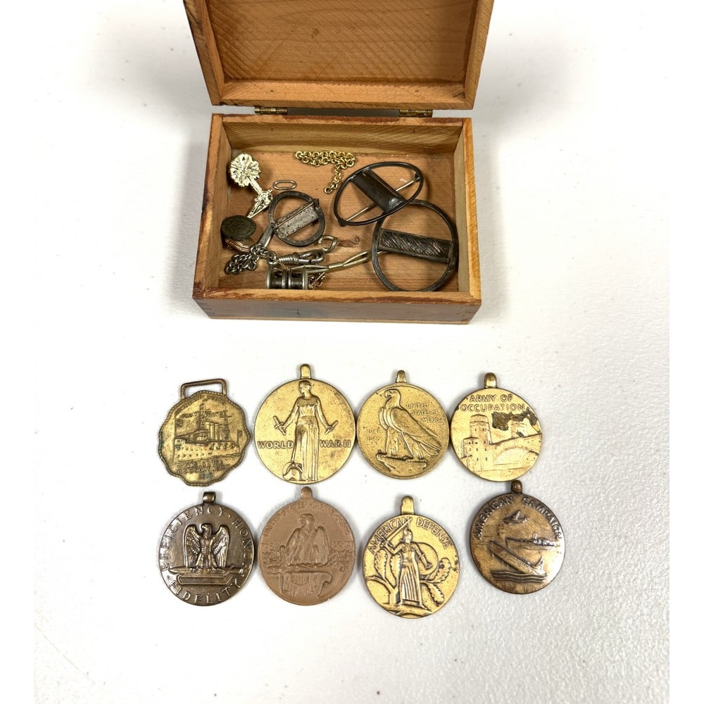 Collection Sof Wwi/wwii Service Medals: With 7 Medals And Other Insignia