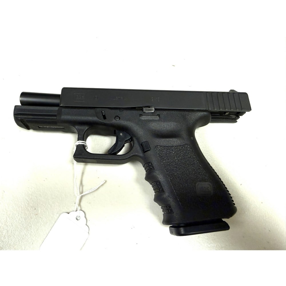 Glock 19 9mm Hangun With Magazine/holster (1 of 3)