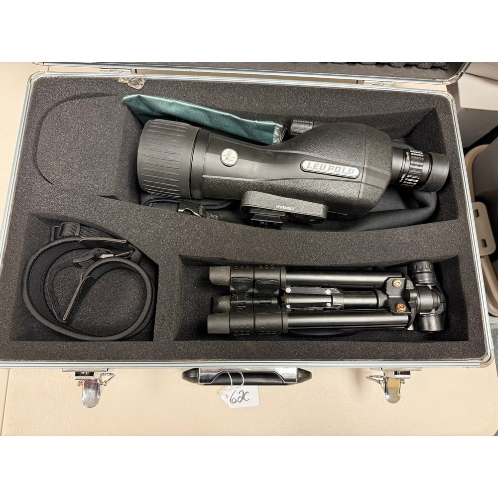 Leupold Ventana 2 Spotting Scopein Case (1 of 6)