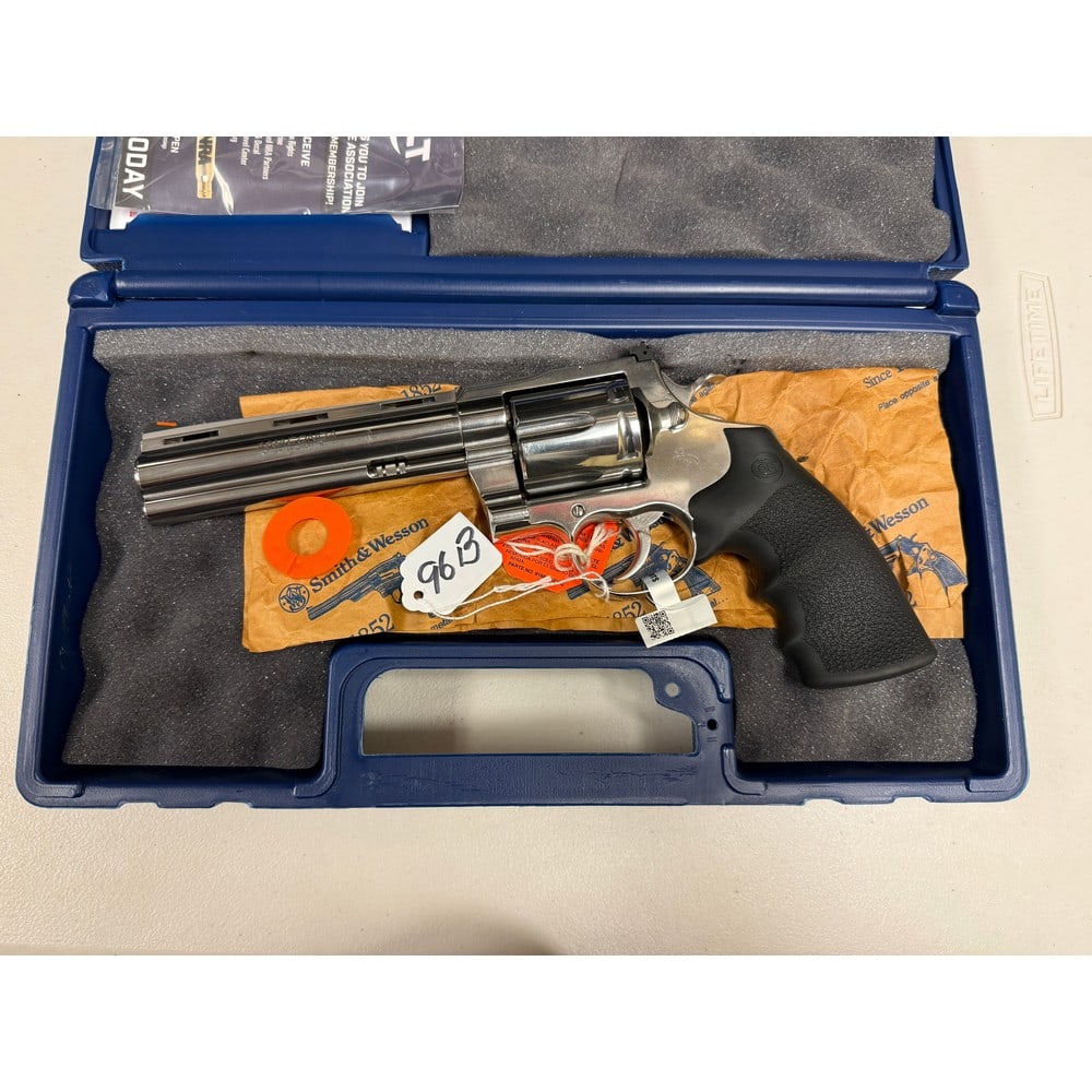 Colt Anaconda Revolver 44 Magnum New (1 of 6)