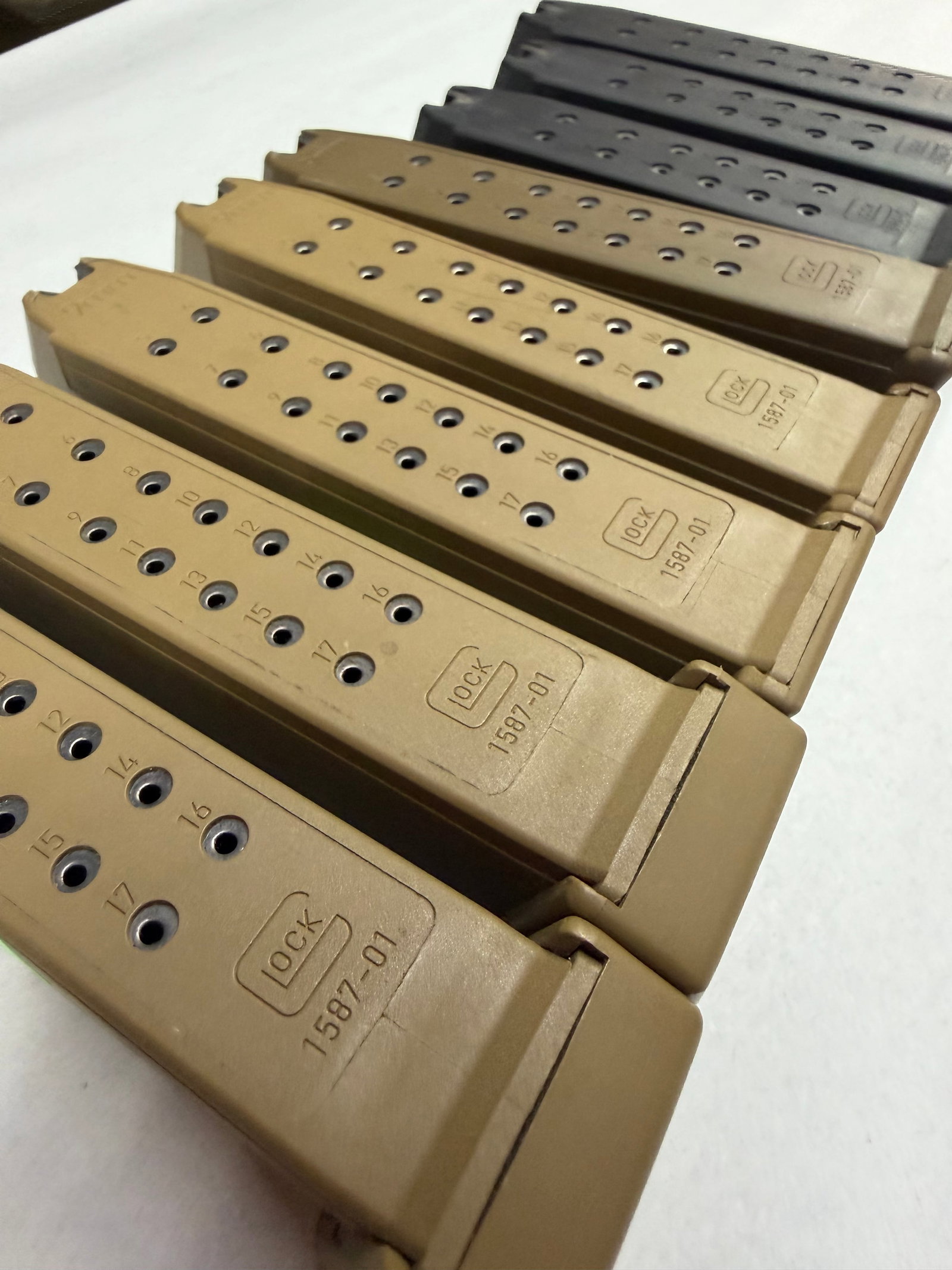 Lot Of Glock 9 Mm Magazines (1 of 3)
