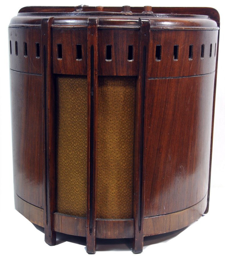 Zenith Chairside Radio Works Great: measures 21" deep