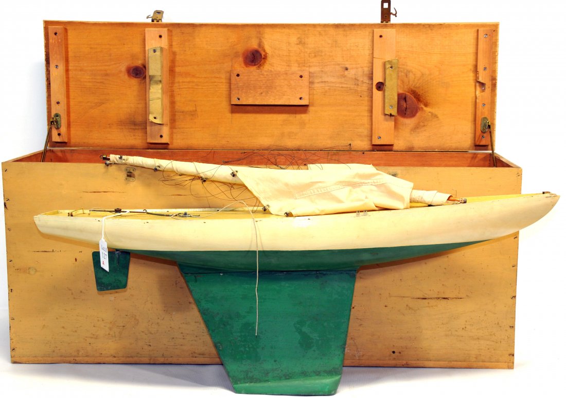 Vintage Pond sailer in box 30": Vintage Pond sailer in box 30"