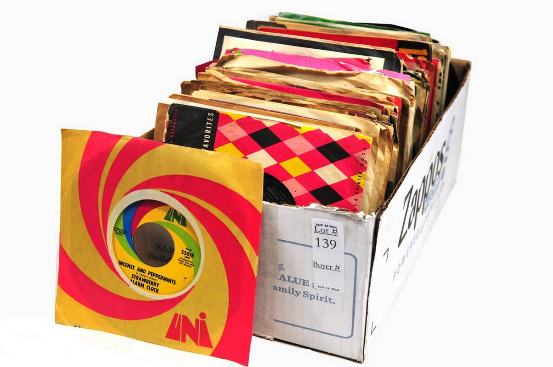 Lot of 200 45's: Very large collection of 45's to include: Bill Haley, Eileen Scott, Neil Sedaka, Tony Bennett, Van Morrison, and many others.