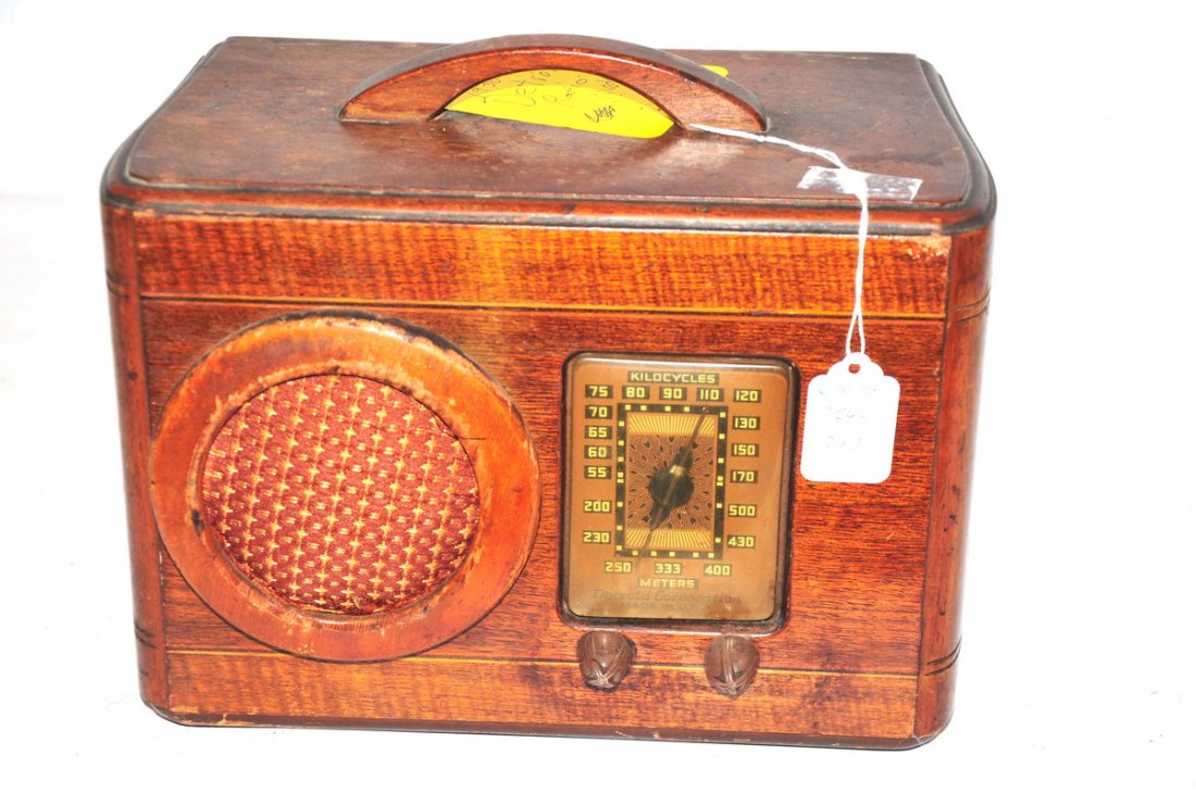 Lot of 3 1930's Wood Case Radios: Includes a1930's General Radio and Television, model 15A5, a 1930's Emerson radio, and a 1930's Detrola radio, model 330.