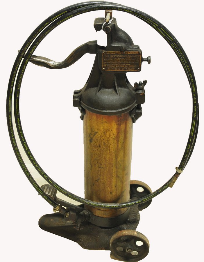 Antique Balcrank Type "D" Grease Gun: Cincinnati Ball Crank Co. Type "D" No. 14014 Manual Brass Grease Pump Gun. Great collectors piece for any gas station or garage.