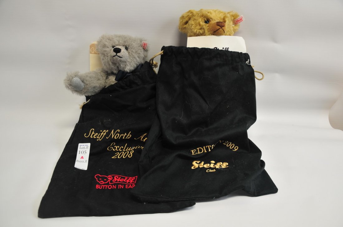 Pair of Steiff Teddy Bears: Pair of Steiff Teddy Bears
