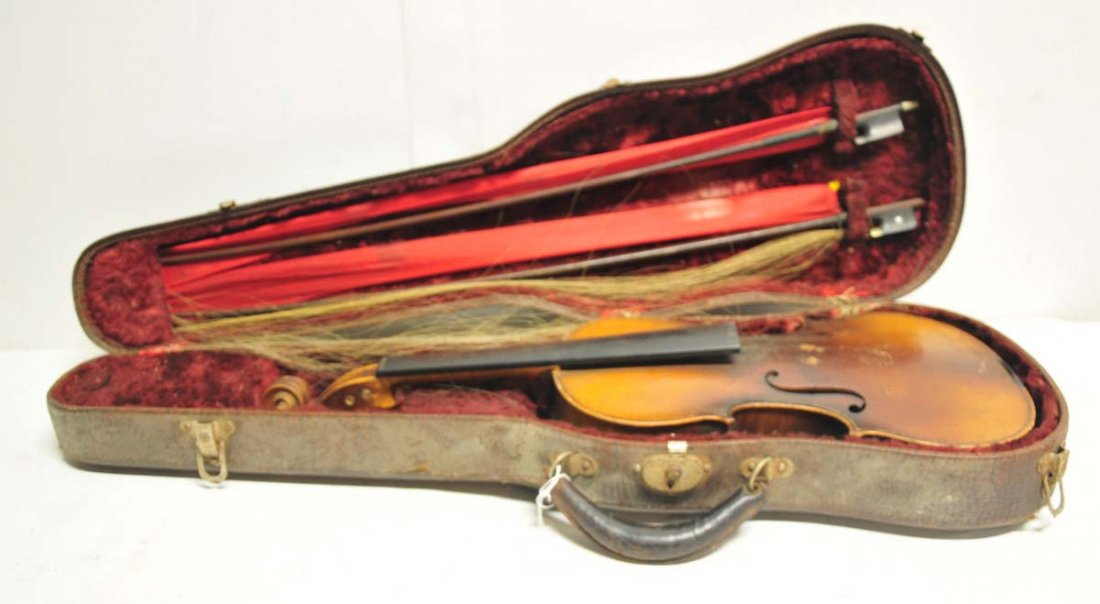Violin in Case: No Label