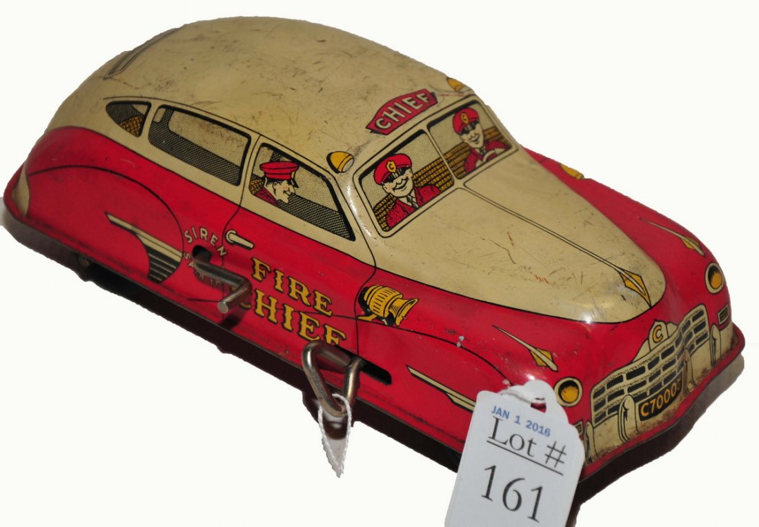 Vintage Courtland Tin Wind Up Fire Chief Car: With Siren