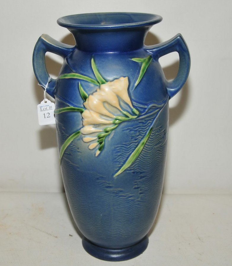Roseville Freesia Vase 128 15 Feb 03 2016 Saco River Auction