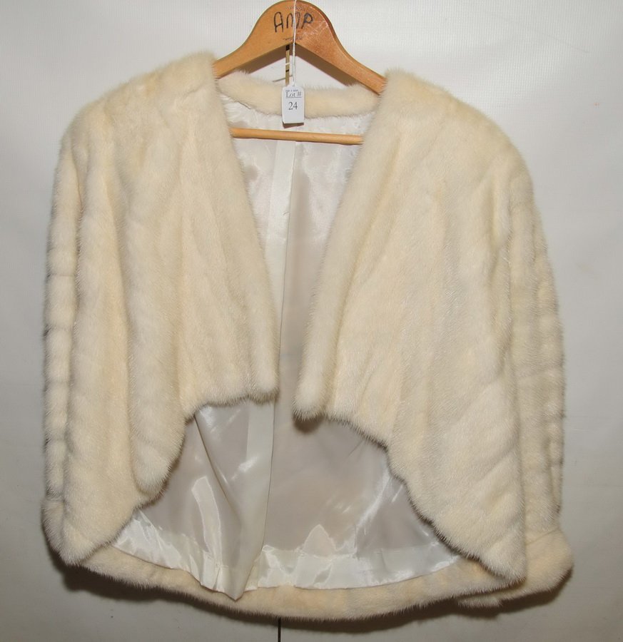 Vintage Mink Stole No Label (1 of 2)