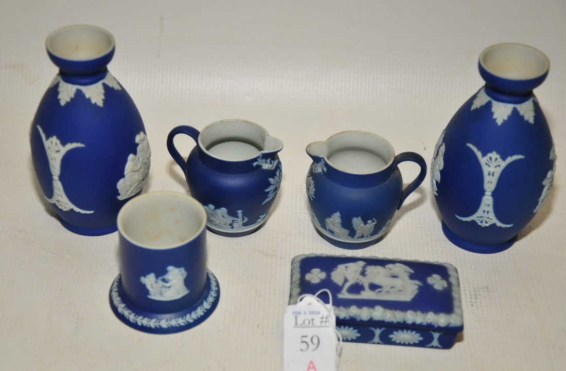 6 Pieces of Wedgwood Jasperware Blue: 6 Pieces of Wedgwood Jasperware Blue