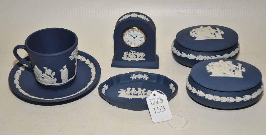 Five Pieces of Wedgwood Jasperware: Five Pieces of Wedgwood Jasperware