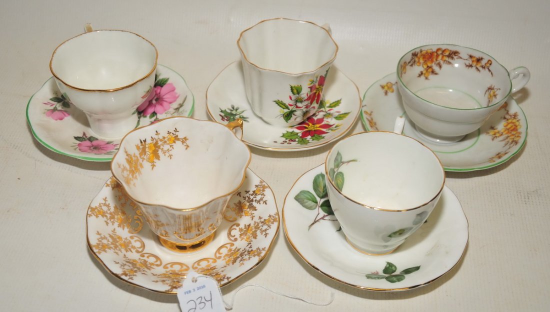 10 Tea Cups and Saucers (1 of 2)