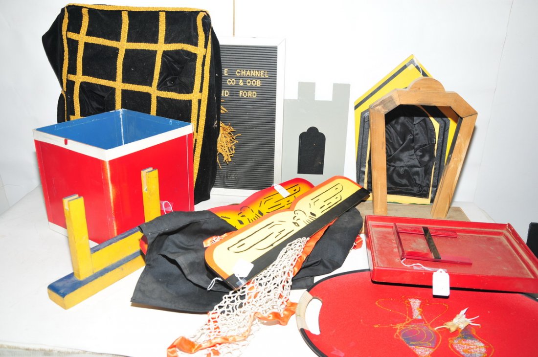 13 Vintage Magic Props/Tricks: 13 Vintage Magic Props/Tricks