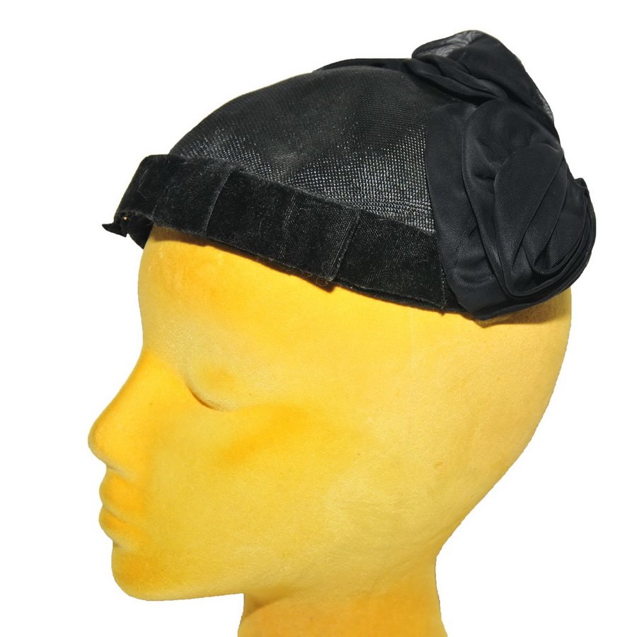 Lucille Ball's Personally Owned Black Pillbox hat (1 of 5)
