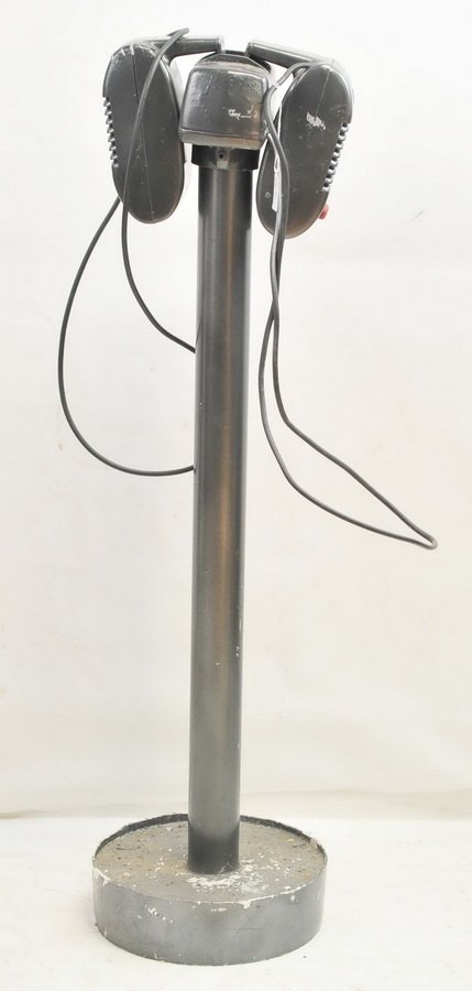 RCA Dual Speaker Drive In Car Stand: RCA Dual Speaker Drive In Car Stand