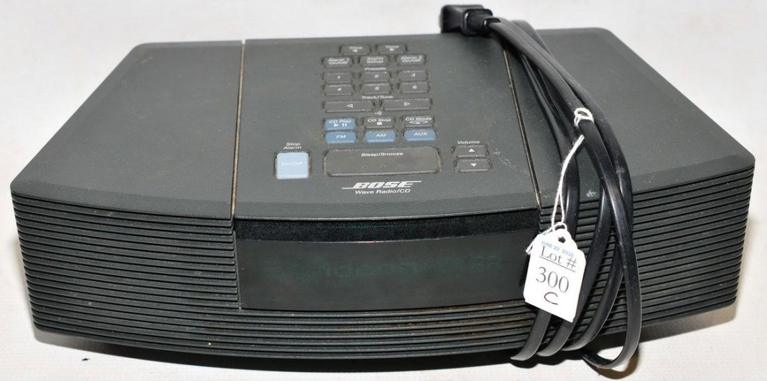Bose Wave Radio/CD Player (1 of 2)