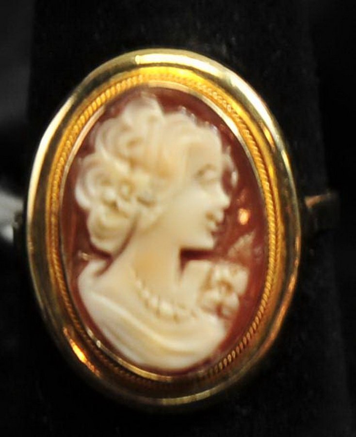 14Kt. Gold Cameo Ring (1 of 1)