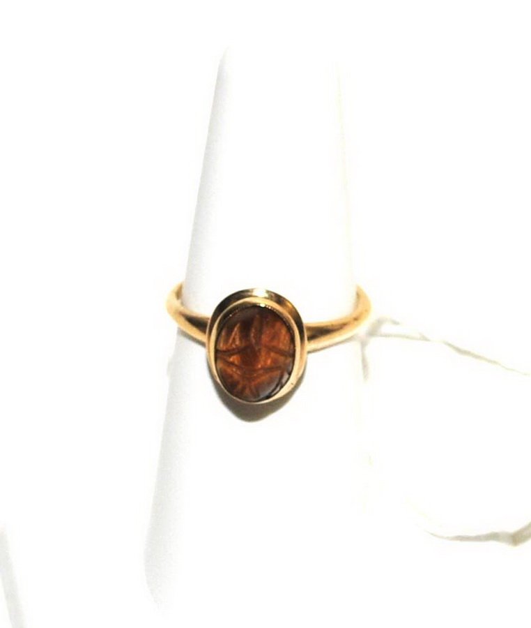 Ladies 10Kt. Carved Cabochon Cats Eye Ring 3 Grams: Size 9