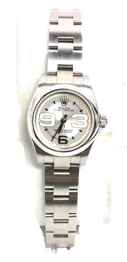 Ladies Rolex Oyster Perpetual Wrist Watch w Box: Ladies Rolex Oyster Perpetual Superlative Chronometer Wrist Watch with Box and Papers. Stainless steel band and case in excellent running condition.
