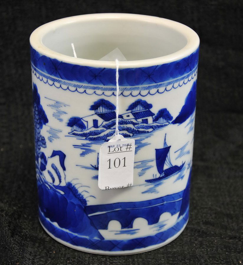 Canton brush pot: 7" H x 5" diameter. "****Note this item was won in a previous sale and was never paid for, so it is being offered for sale again.