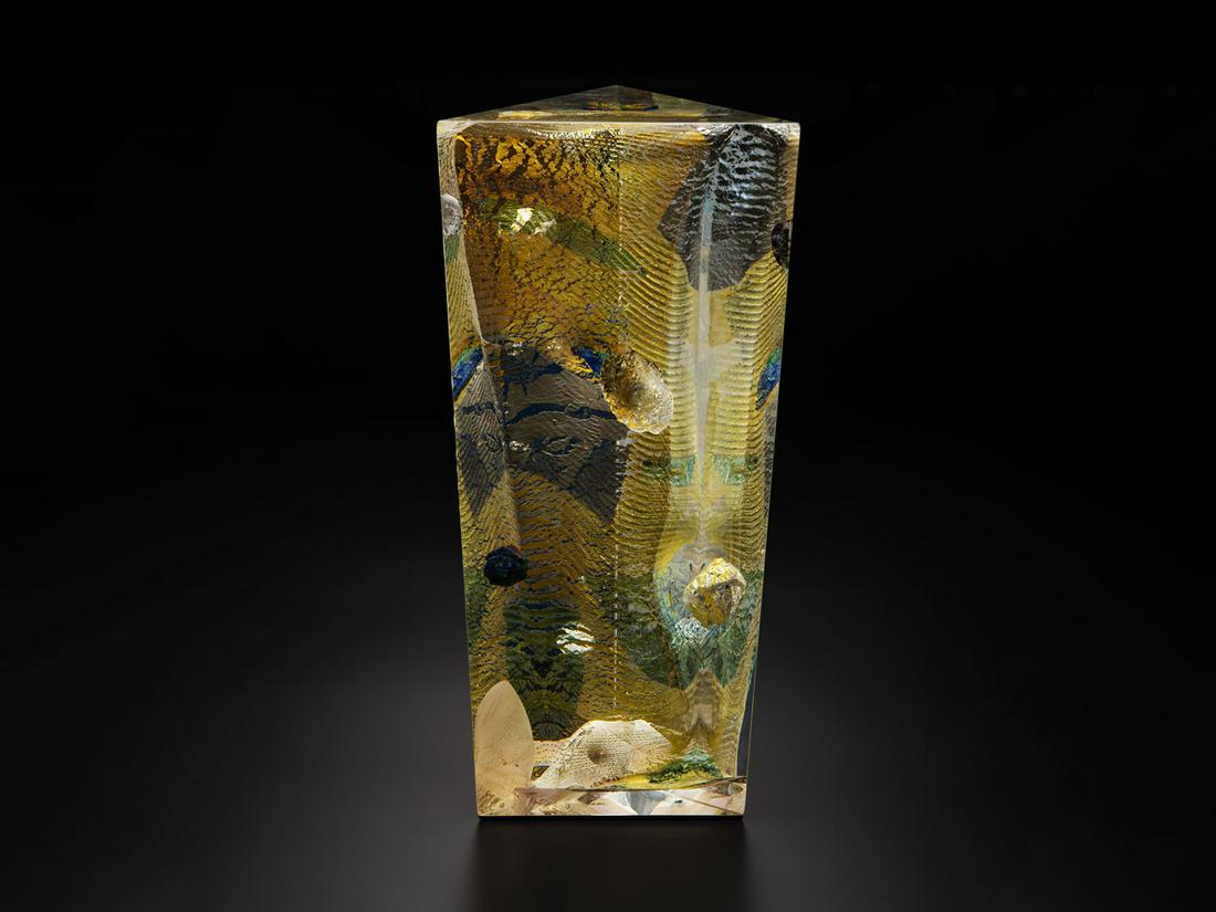 Yan Zoritchak Signal Cosmique, 2001. Art Glass Habatat: Yan Zoritchak (France), Signal Cosmique, 2001. 18.25 x 8 x 7.5 inches. Best known for his elegant glass obelisks that give a glimpse into both space and time. When one gazes into this work you are loo