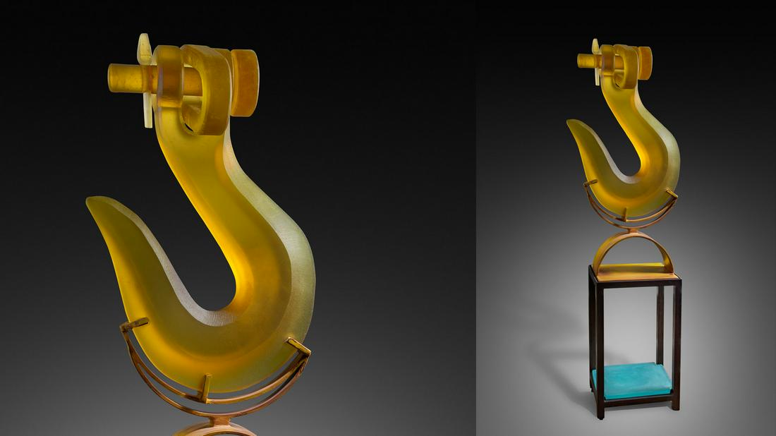 Rick Beck Torso with Stand art Glass Habatat (1 of 1)