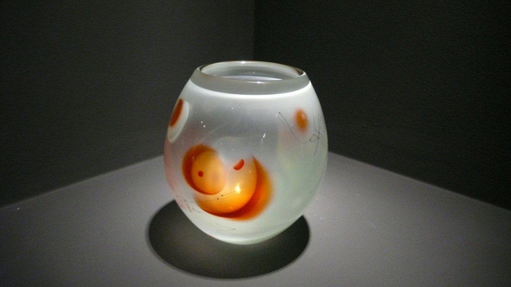 Herb Babcock White Miro Style Vessel: blown glass, signed Herb babcock 1982 ARTIST: Herb Babcock YEAR: 1982 SIZE: 6.5 x 6 Studio glass art contemporary art glass