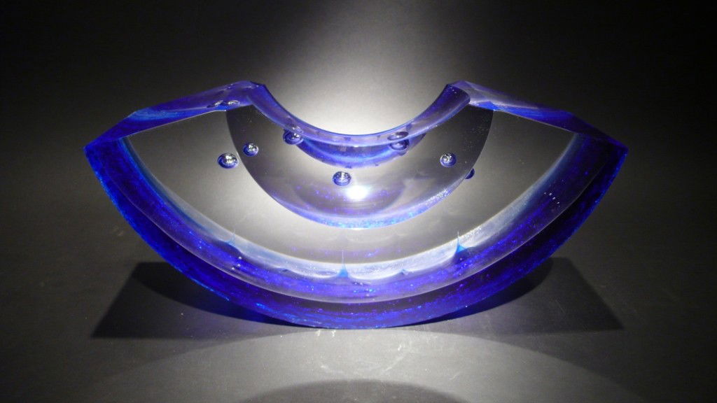 Steven Weinberg middle ground boat: cast glass, signed and dated by the artist ARTIST: Steven Wienberg YEAR: 2001 SIZE: 6.5 x 14 x 4 Studio glass art contemporary art glass