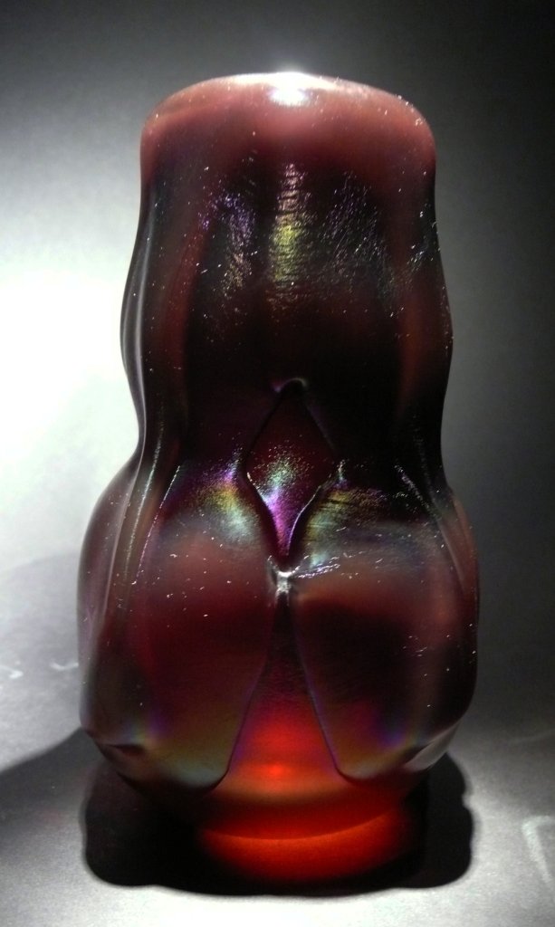 Dominick Labino 'Untitled' magenta vase: Blown glass metalic magenta vase 6'' x 3 ¼ '' 3 ¼ '' 1971