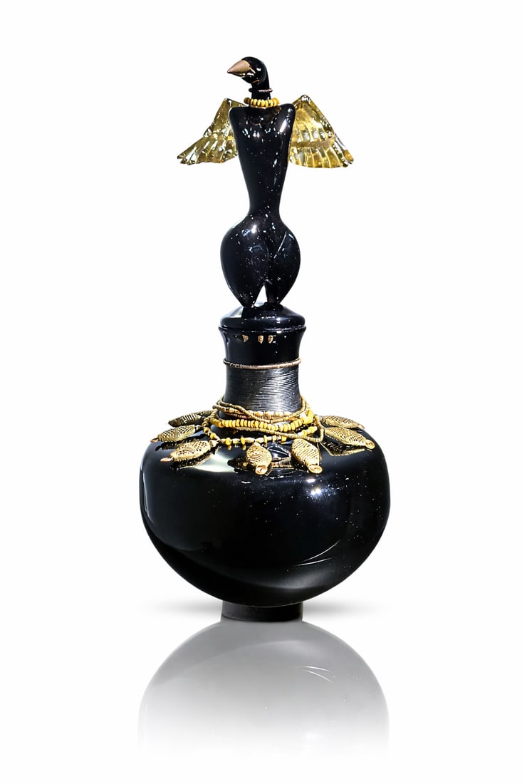 Jenny Pohlman and Sabrina Knowles Ceremonial Pot Art Glass: -- View a short video of this work: https://www.youtube.com/watch?v=dE_-xbpfSqw Artist name: Jenny Pohlman and Sabrina Knowles Country of origin: United States Title of the work: Ceremonial Pot 