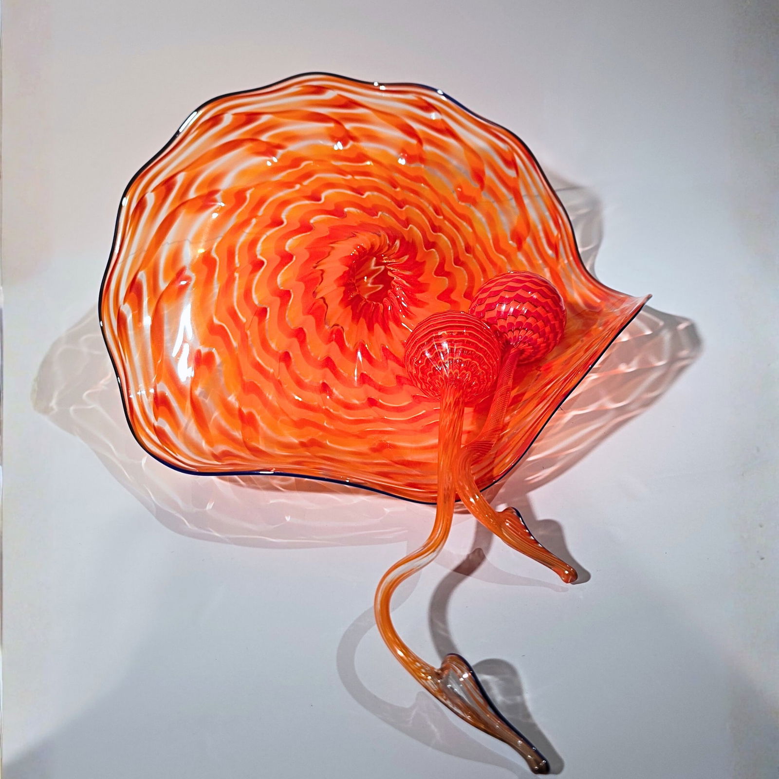 Dale Chihuly Unique A372 3 part 1988 Art Glass: -- View a short video of this work: https://www.youtube.com/watch?v=C5gxIUqeFqw Artist name: Dale Chihuly Country of origin: United States Title of the work: Unique A372 3 part 1988 Year: 1988 Dimensi